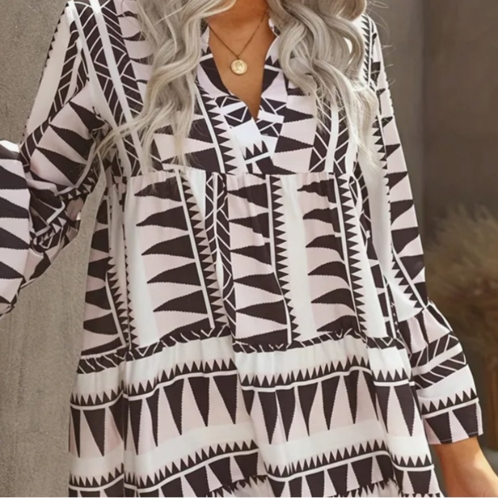 Mazik Black and White Geometric Patterned V-Neck Flutter Sleeve Dress
